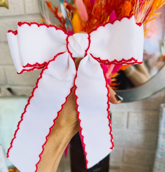 Scalloped Long-Tail Bow
